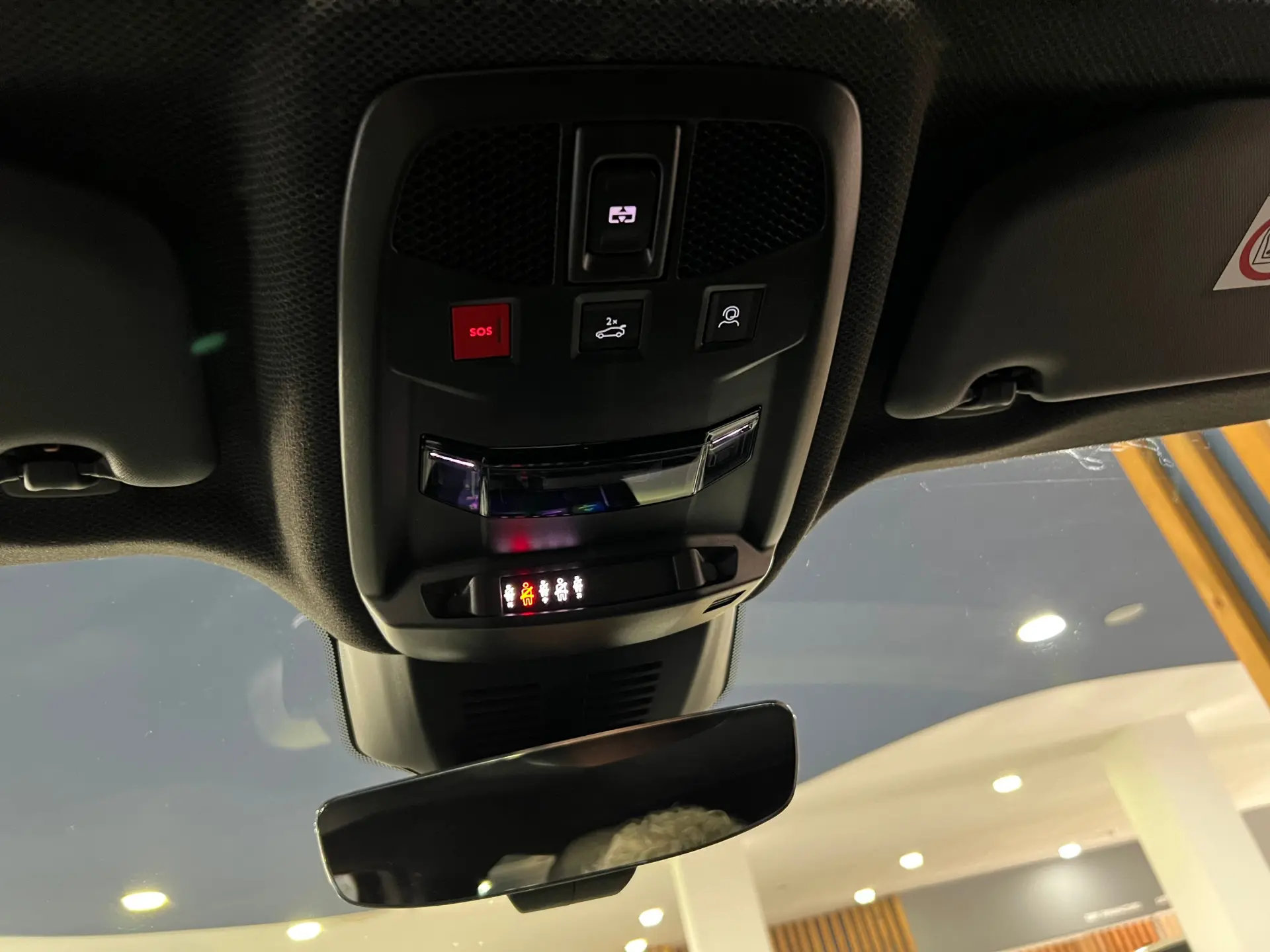 Jeep Avenger 1.2 e-Hybrid Summit DCT 35