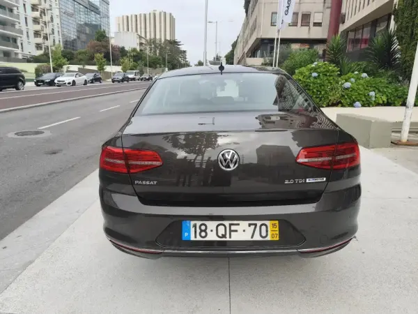 Volkswagen Passat 2.0 TDI Highline DSG 9