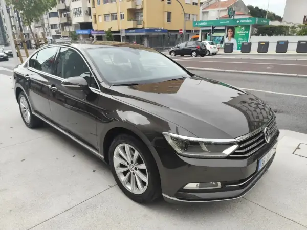 Volkswagen Passat 2.0 TDI Highline DSG 11