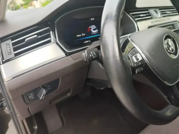 Volkswagen Passat 2.0 TDI Highline DSG 21