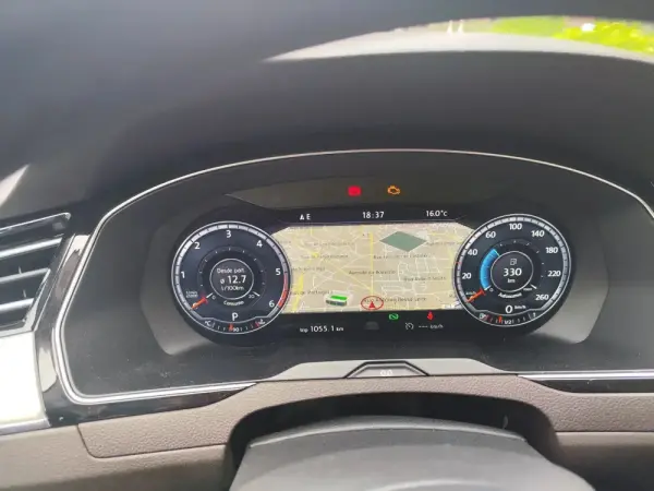 Volkswagen Passat 2.0 TDI Highline DSG 27