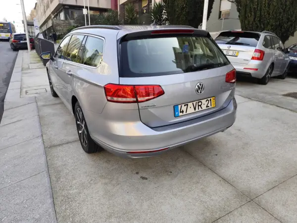 Volkswagen Passat Variant 2.0 TDi Confortline DSG 10