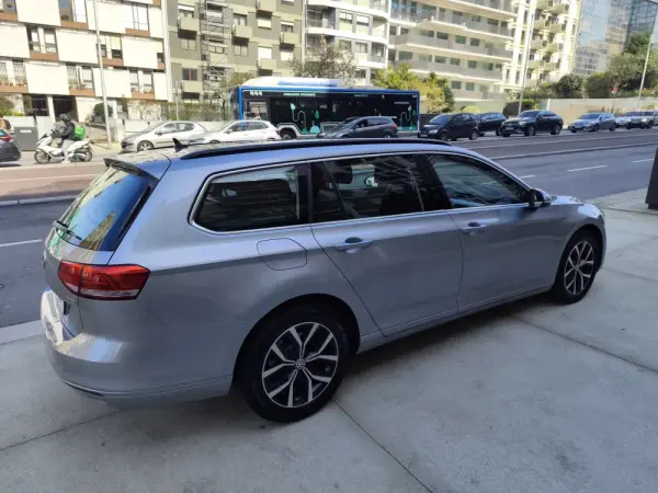 Volkswagen Passat Variant 2.0 TDi Confortline DSG 16