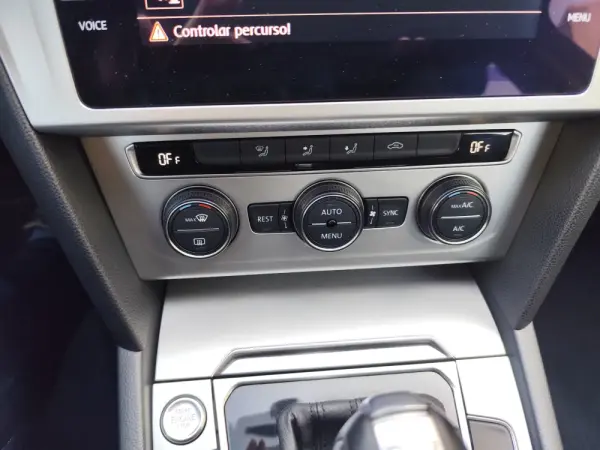 Volkswagen Passat Variant 2.0 TDi Confortline DSG 25