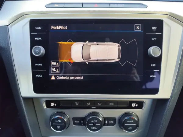 Volkswagen Passat Variant 2.0 TDi Confortline DSG 28