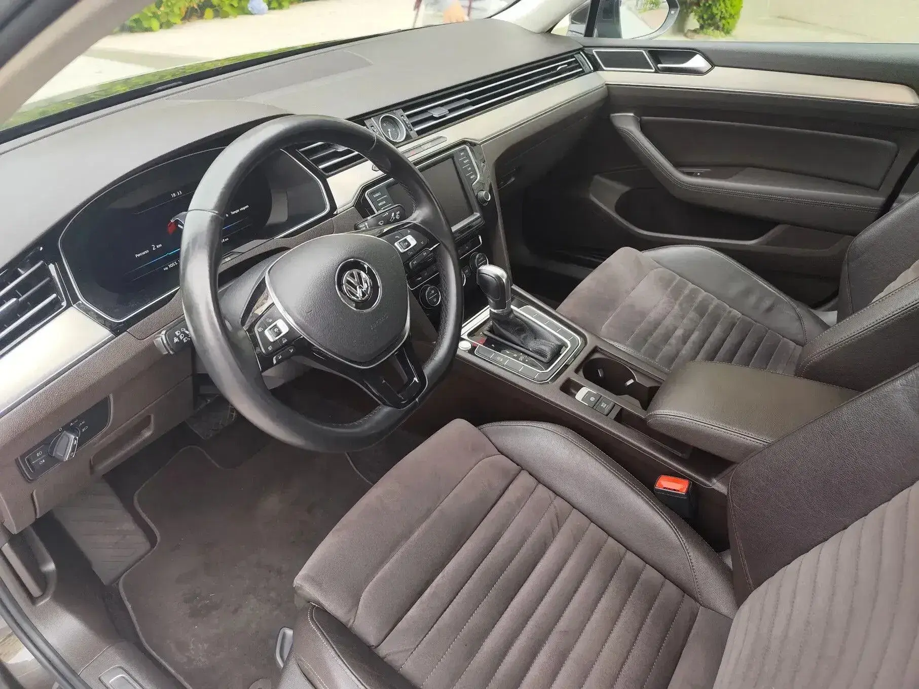 Volkswagen Passat 2.0 TDI Highline DSG 2