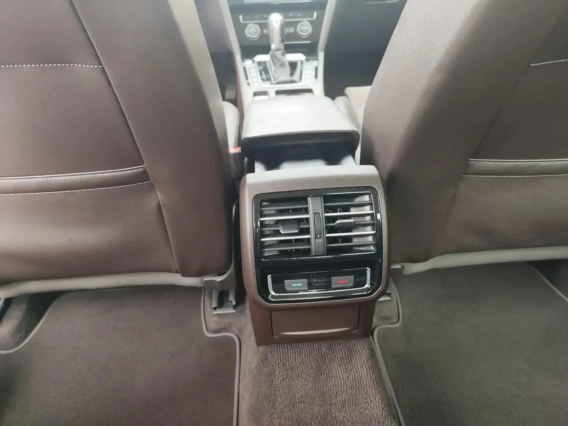 Volkswagen Passat 2.0 TDI Highline DSG 14