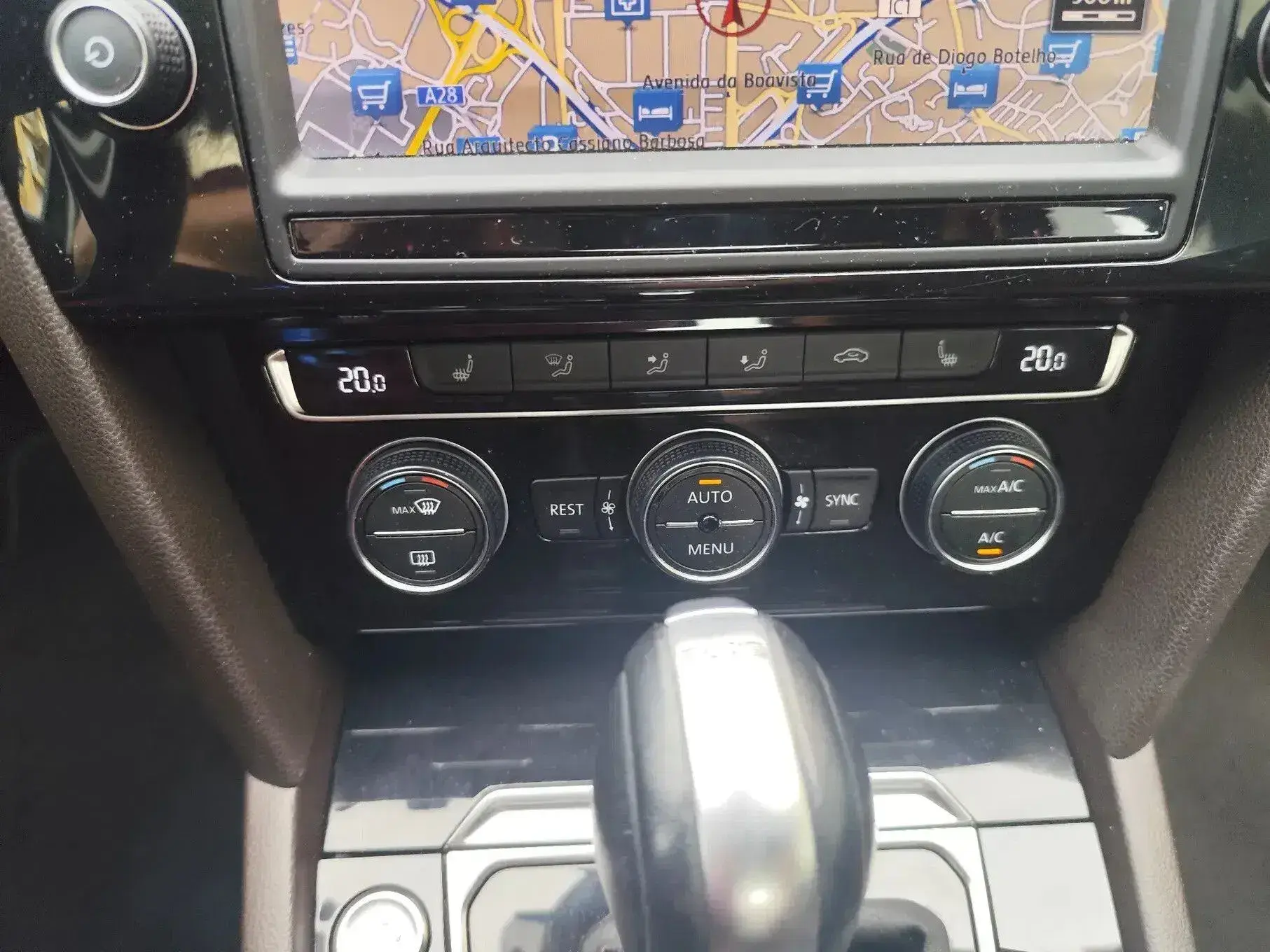 Volkswagen Passat 2.0 TDI Highline DSG 24