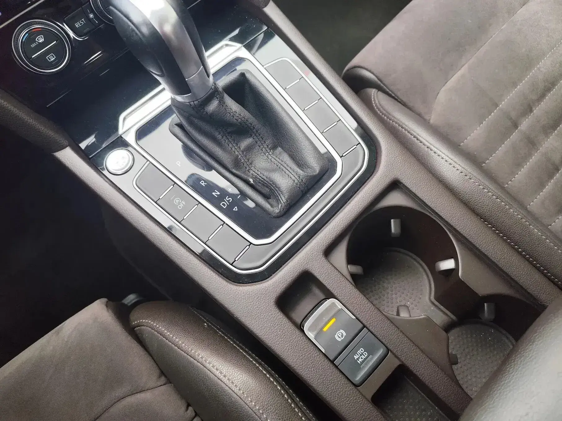 Volkswagen Passat 2.0 TDI Highline DSG 25