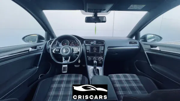 Volkswagen Golf 2.0 TSi GTi DSG Performance 8