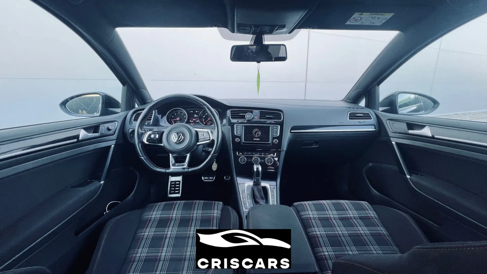 Volkswagen Golf 2.0 TSi GTi DSG Performance 8