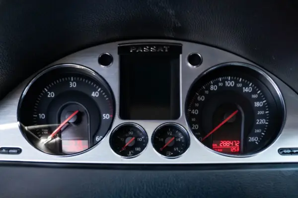 Volkswagen Passat 2.0 TDI Highline 19