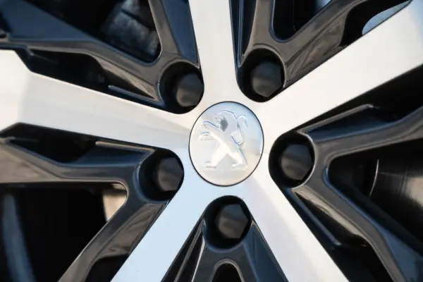 Peugeot 3008 1.5 BlueHDi GT Line EAT8 10