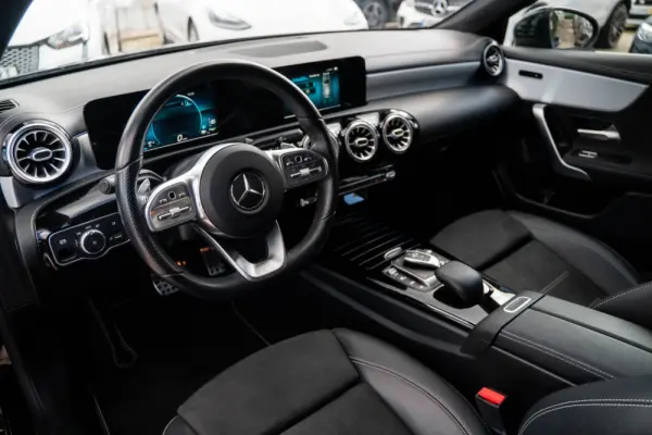 Mercedes-Benz A 250 e 8G-DCT Edition AMG Line 2