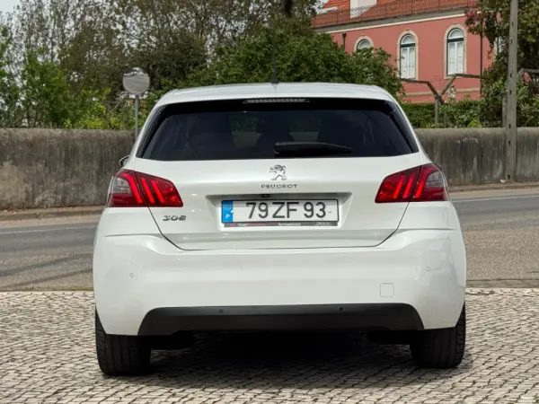 Peugeot 308 1.5 BlueHDi Allure 9