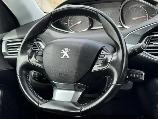 Peugeot 308 1.5 BlueHDi Allure 15