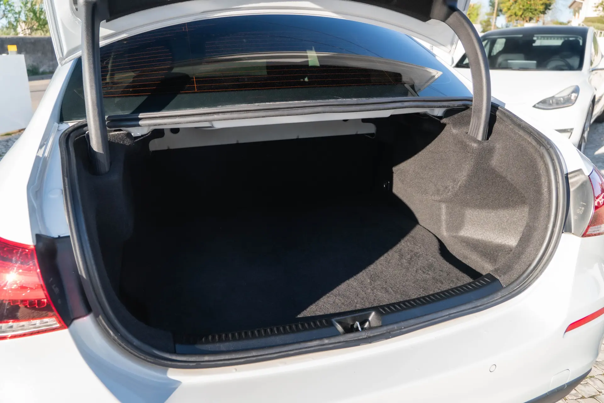 Mercedes-Benz A 250 Limousine e 8G-DCT Style 30