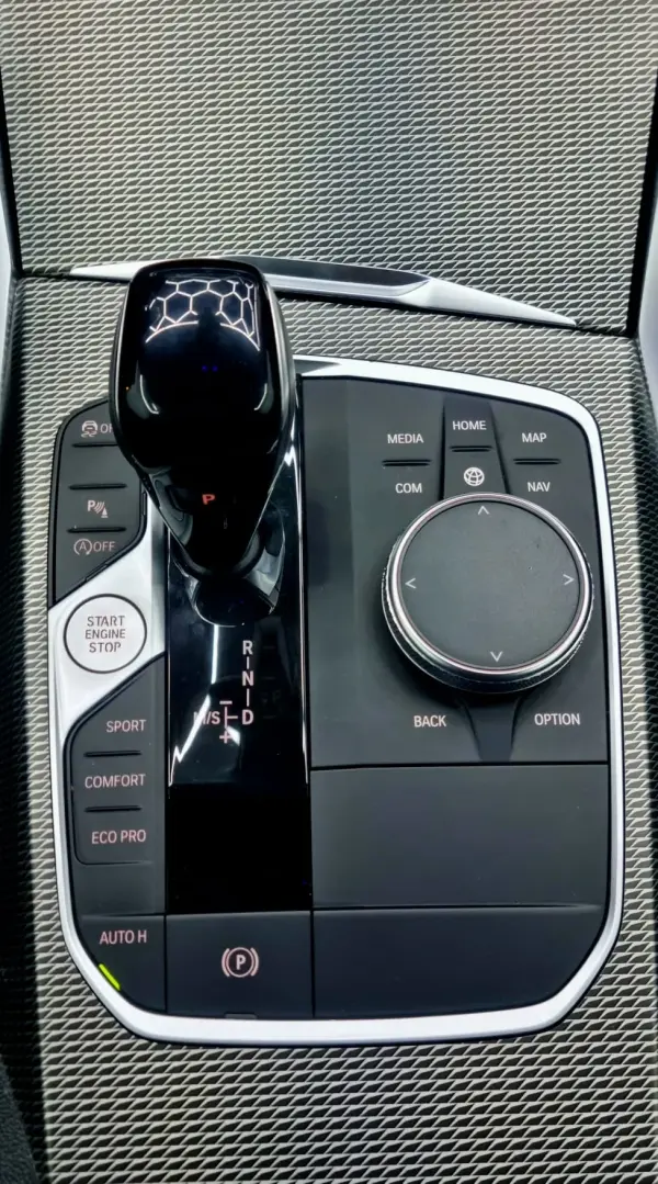 BMW 220 i Pack Desportivo M Pro 26