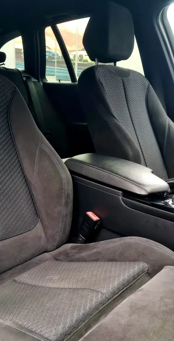 BMW 320 d Pack M Performance 6