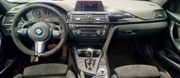 BMW 320 d Pack M Performance 16