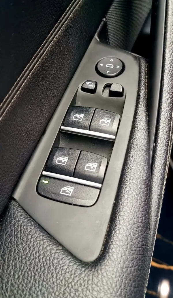 BMW 520 d Pack Desportivo M Performance 3