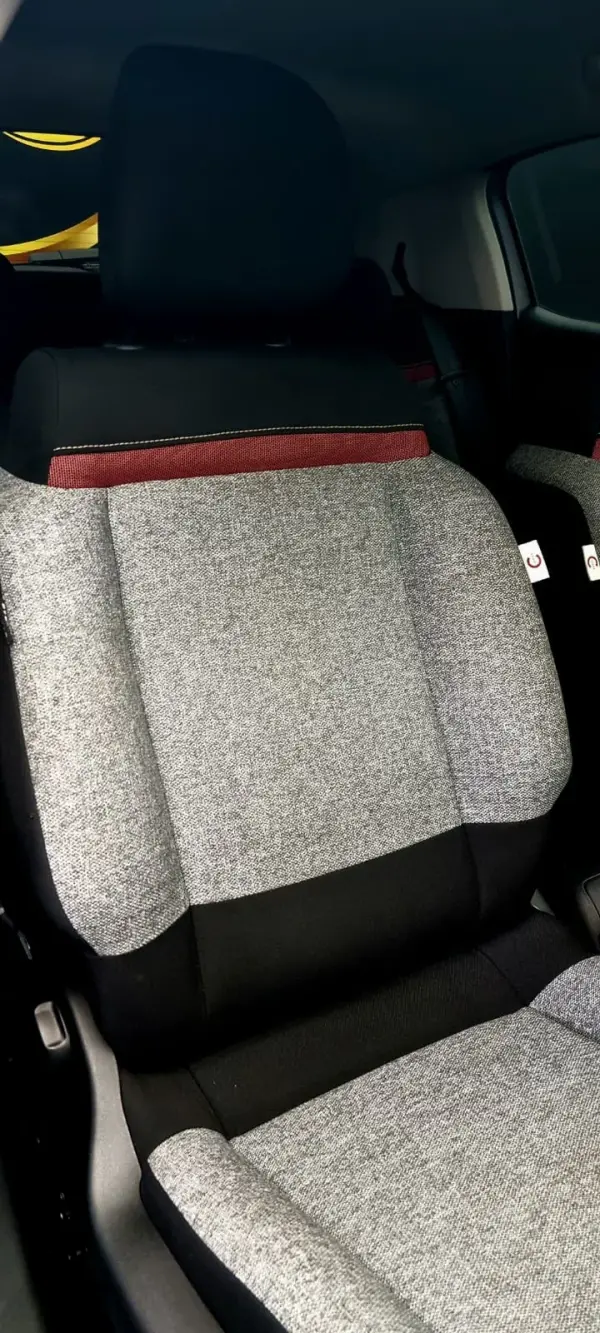 Citroën C3 1.2 PureTech C-Series 6