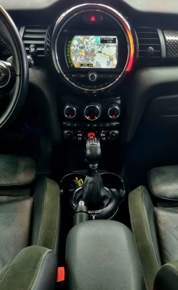 MINI 5 Portas Cooper S Auto 16