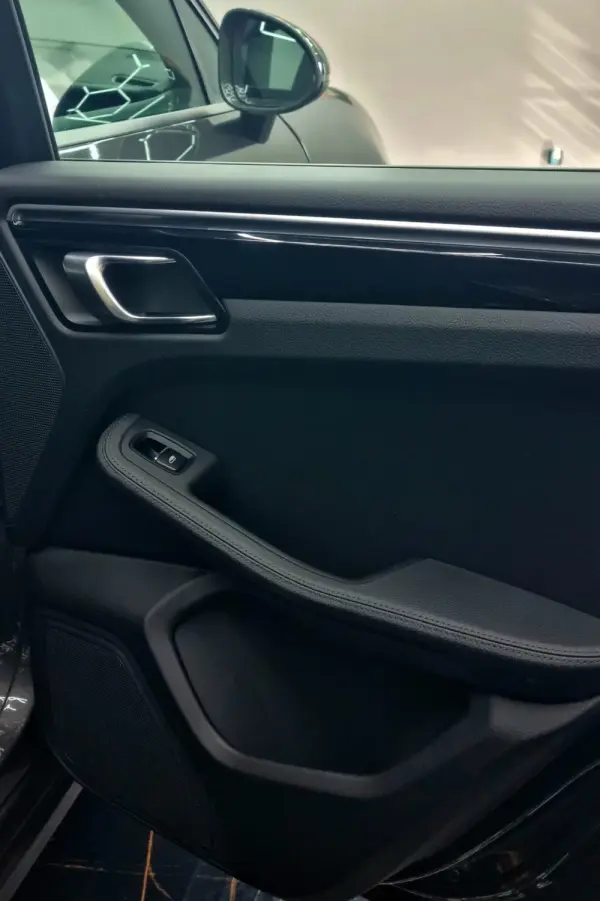 Porsche Macan PDK 22