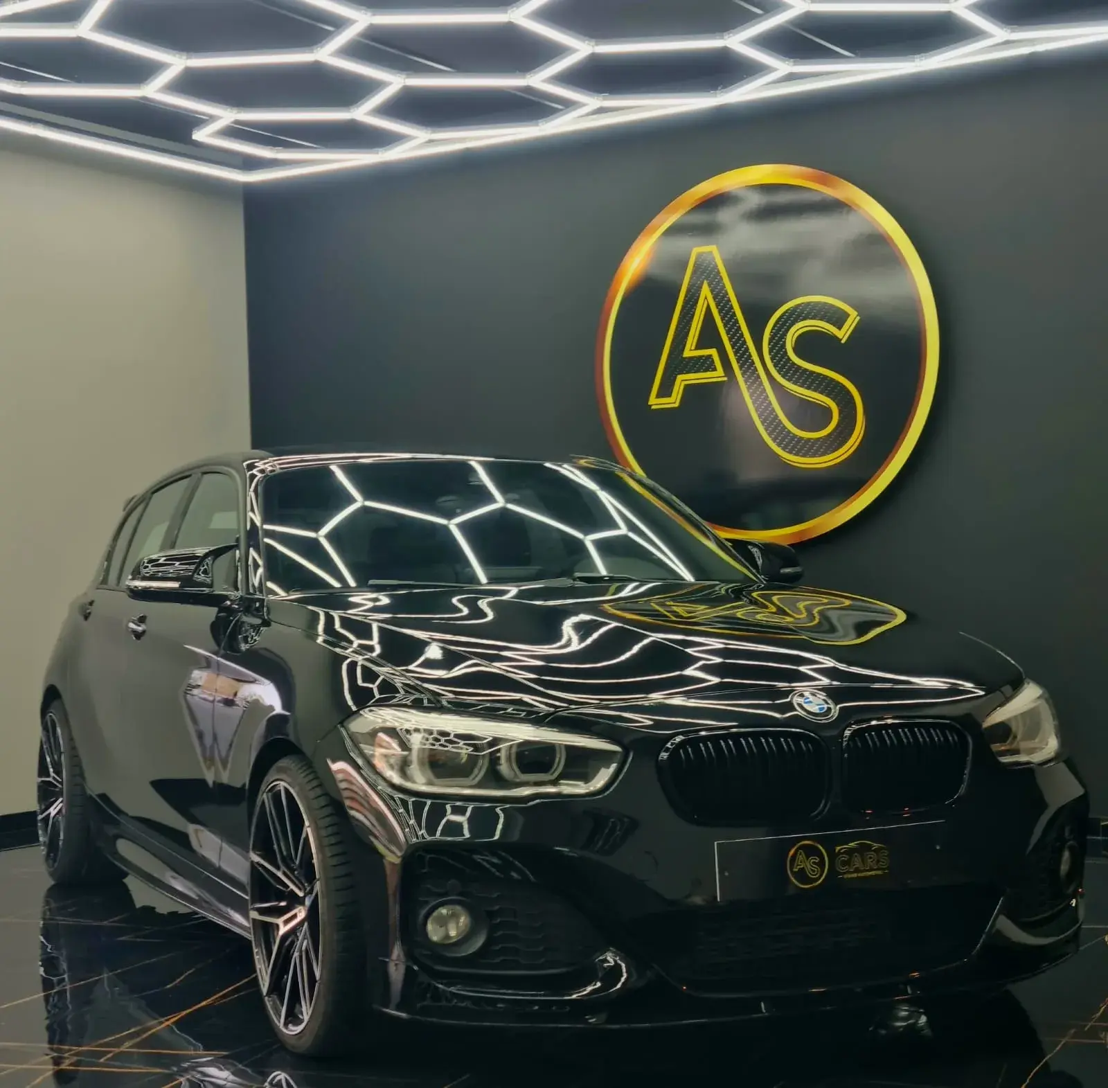 BMW 120 d Pack M Performance 32