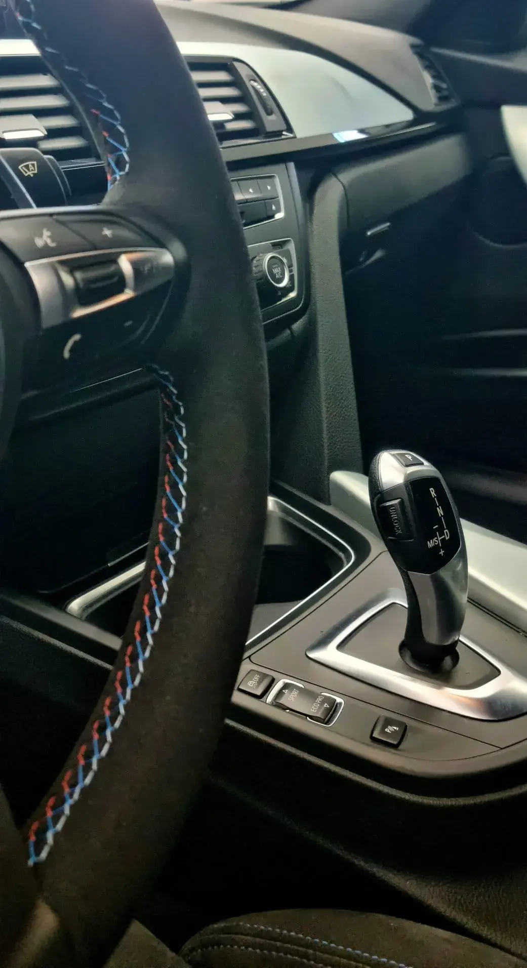 BMW 320 d Pack M Performance 23