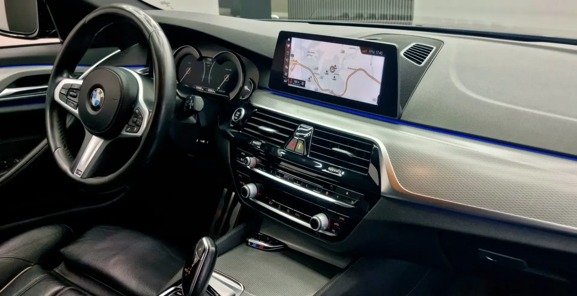 BMW 520 d Pack Desportivo M Performance 14