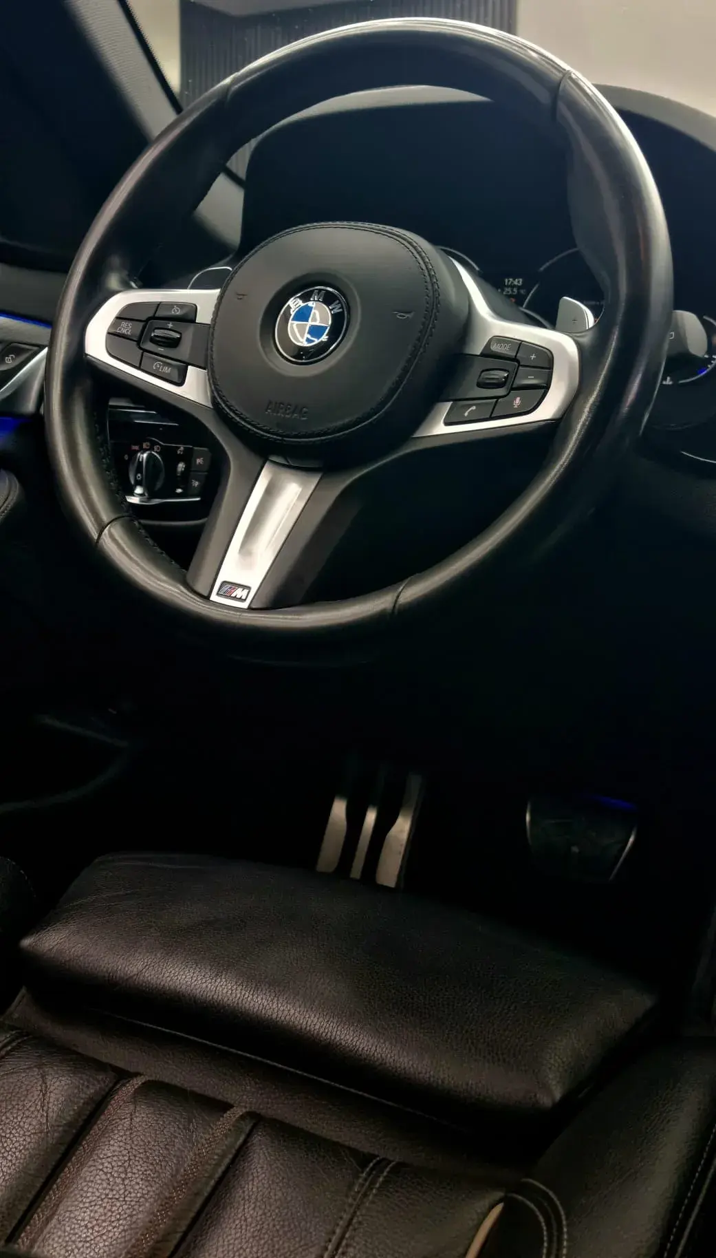 BMW 520 d Pack Desportivo M Performance 23