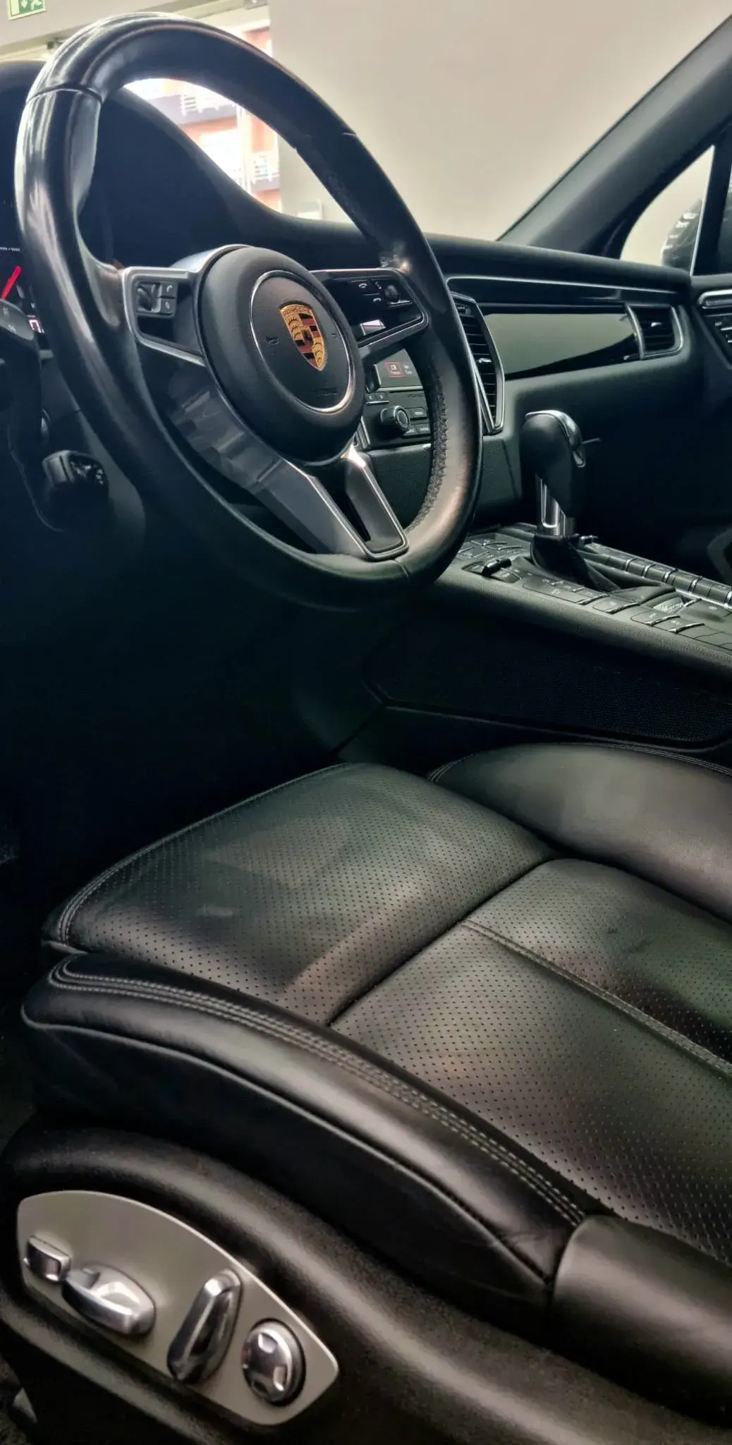 Porsche Macan PDK 13