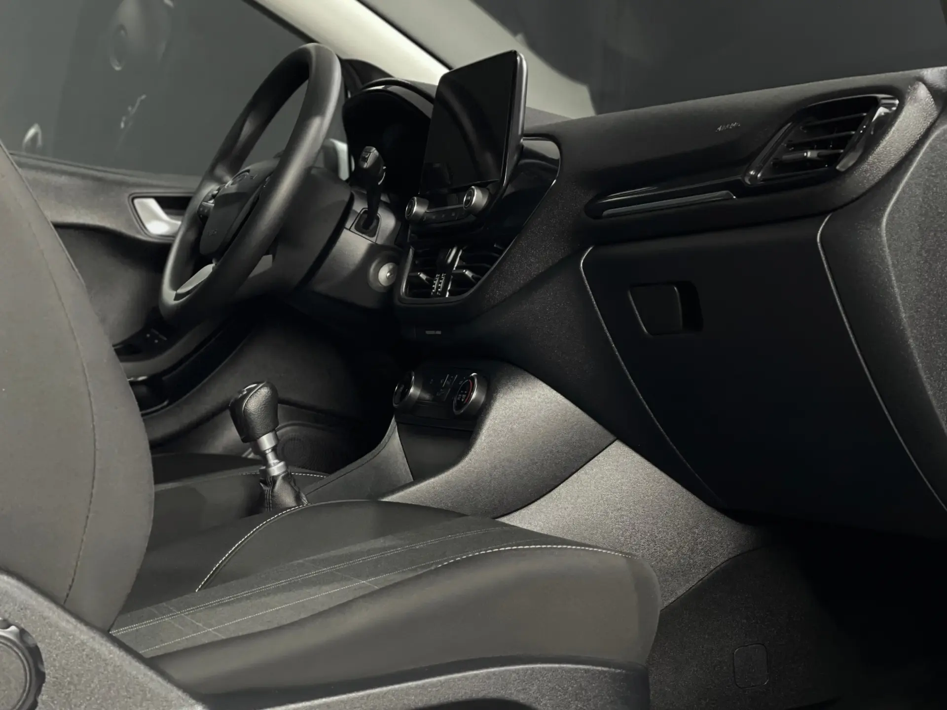 Ford Fiesta 1.1 Ti-VCT Business 4