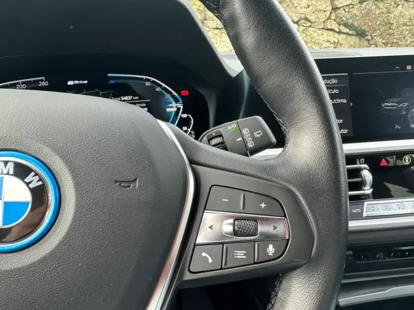 BMW 320 Corporate Edition Auto 21