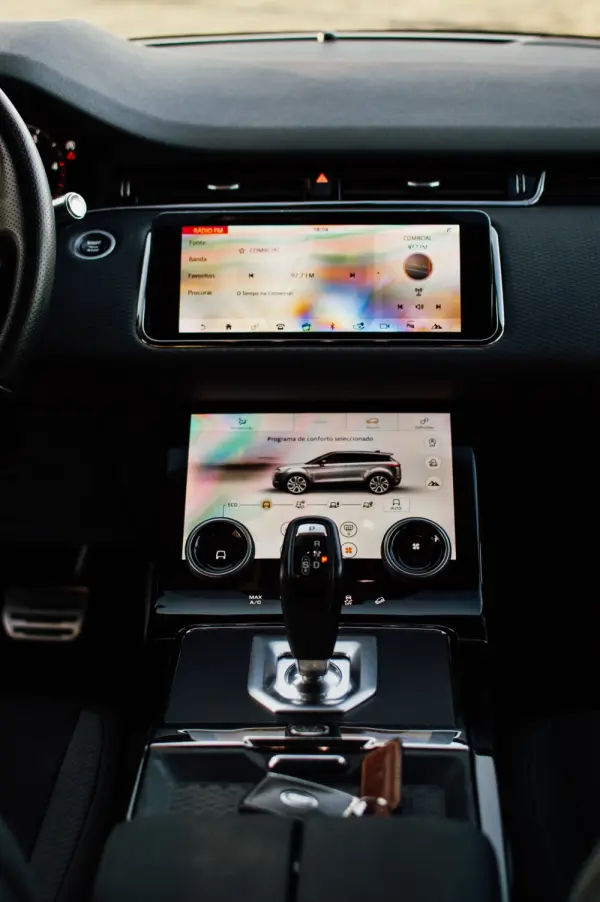 Land Rover Range Rover Evoque 2.0 D150 AWD R-Dynamic Auto 5