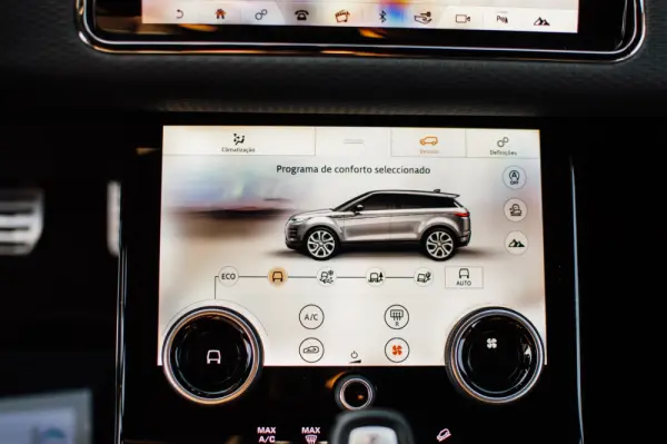 Land Rover Range Rover Evoque 2.0 D150 AWD R-Dynamic Auto 7