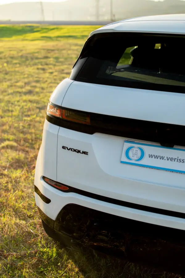 Land Rover Range Rover Evoque 2.0 D150 AWD R-Dynamic Auto 8