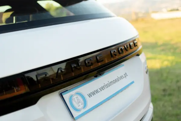 Land Rover Range Rover Evoque 2.0 D150 AWD R-Dynamic Auto 12