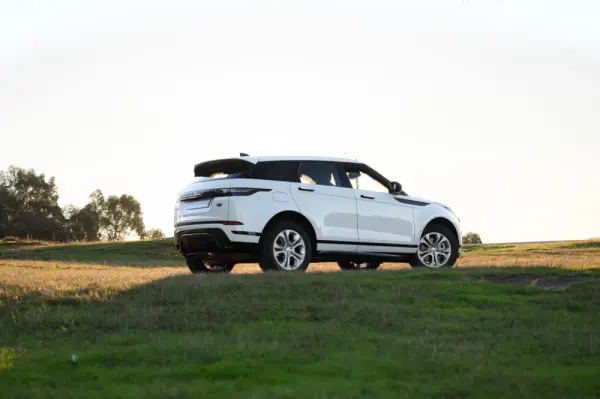 Land Rover Range Rover Evoque 2.0 D150 AWD R-Dynamic Auto 18