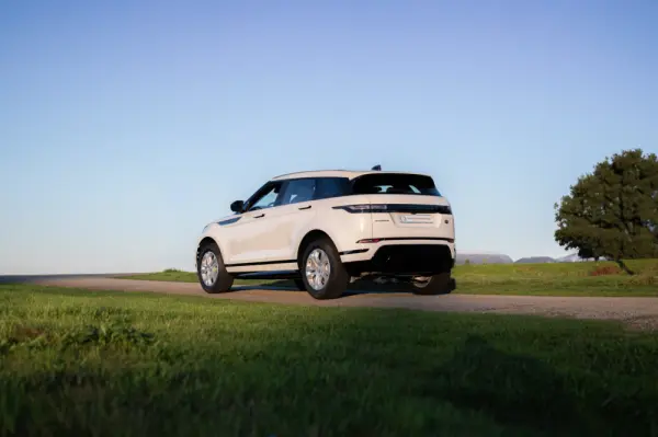 Land Rover Range Rover Evoque 2.0 D150 AWD R-Dynamic Auto 26