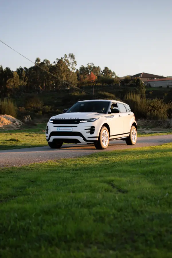 Land Rover Range Rover Evoque 2.0 D150 AWD R-Dynamic Auto 32