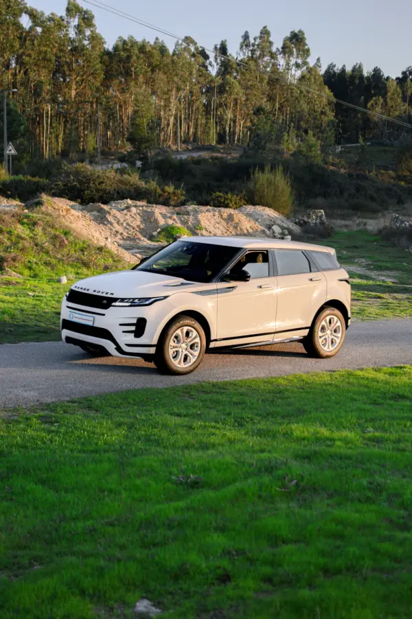 Land Rover Range Rover Evoque 2.0 D150 AWD R-Dynamic Auto 34