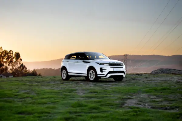 Land Rover Range Rover Evoque 2.0 D150 AWD R-Dynamic Auto 38