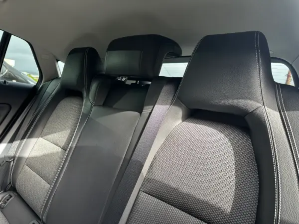 Mercedes-Benz CLA 180 d Urban 31