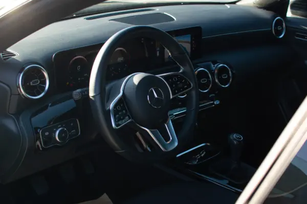 Mercedes-Benz CLA 180 d Business Solutions 4