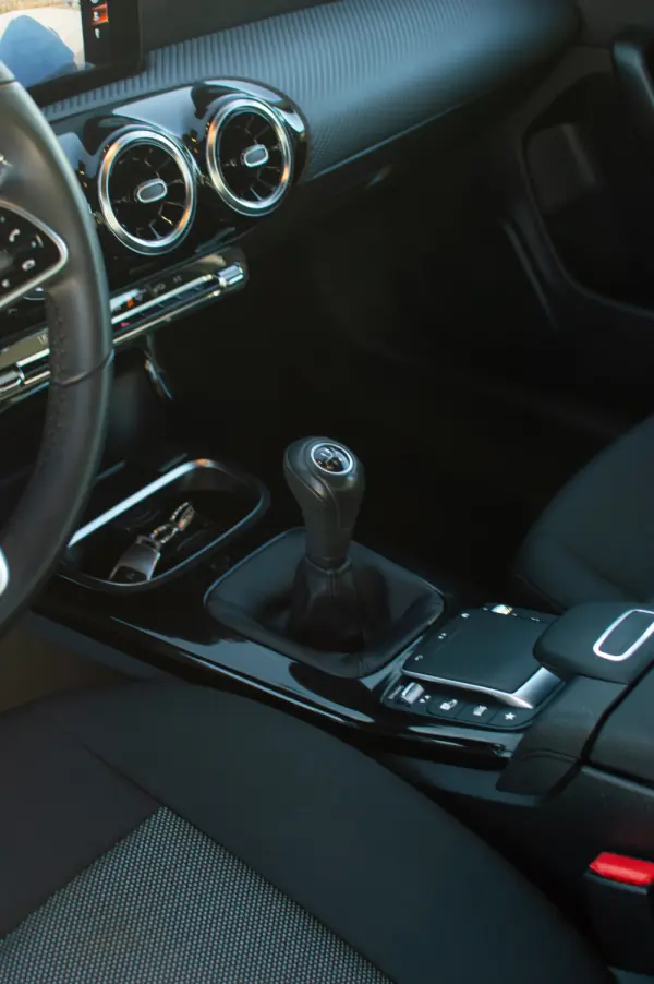 Mercedes-Benz CLA 180 d Business Solutions 23