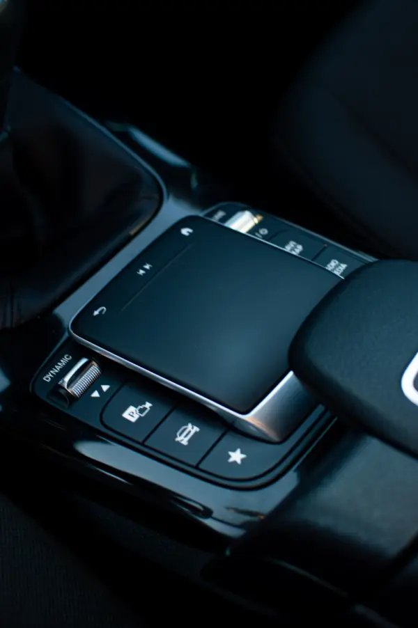 Mercedes-Benz CLA 180 d Business Solutions 25