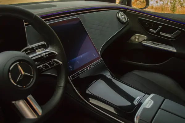 Mercedes-Benz EQE 350 37