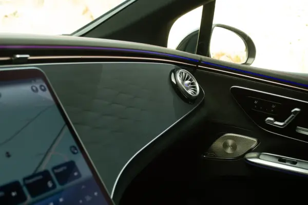 Mercedes-Benz EQE 350 44